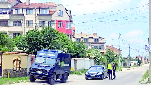 Самоков под блокада след побой на двама полицаи (обзор)