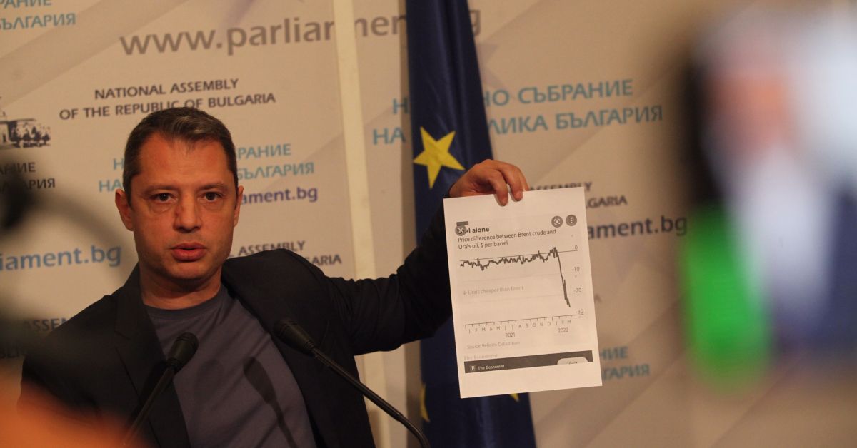 Някой прибира по 10 млн. лв. на ден от скъпото гориво (обзор)