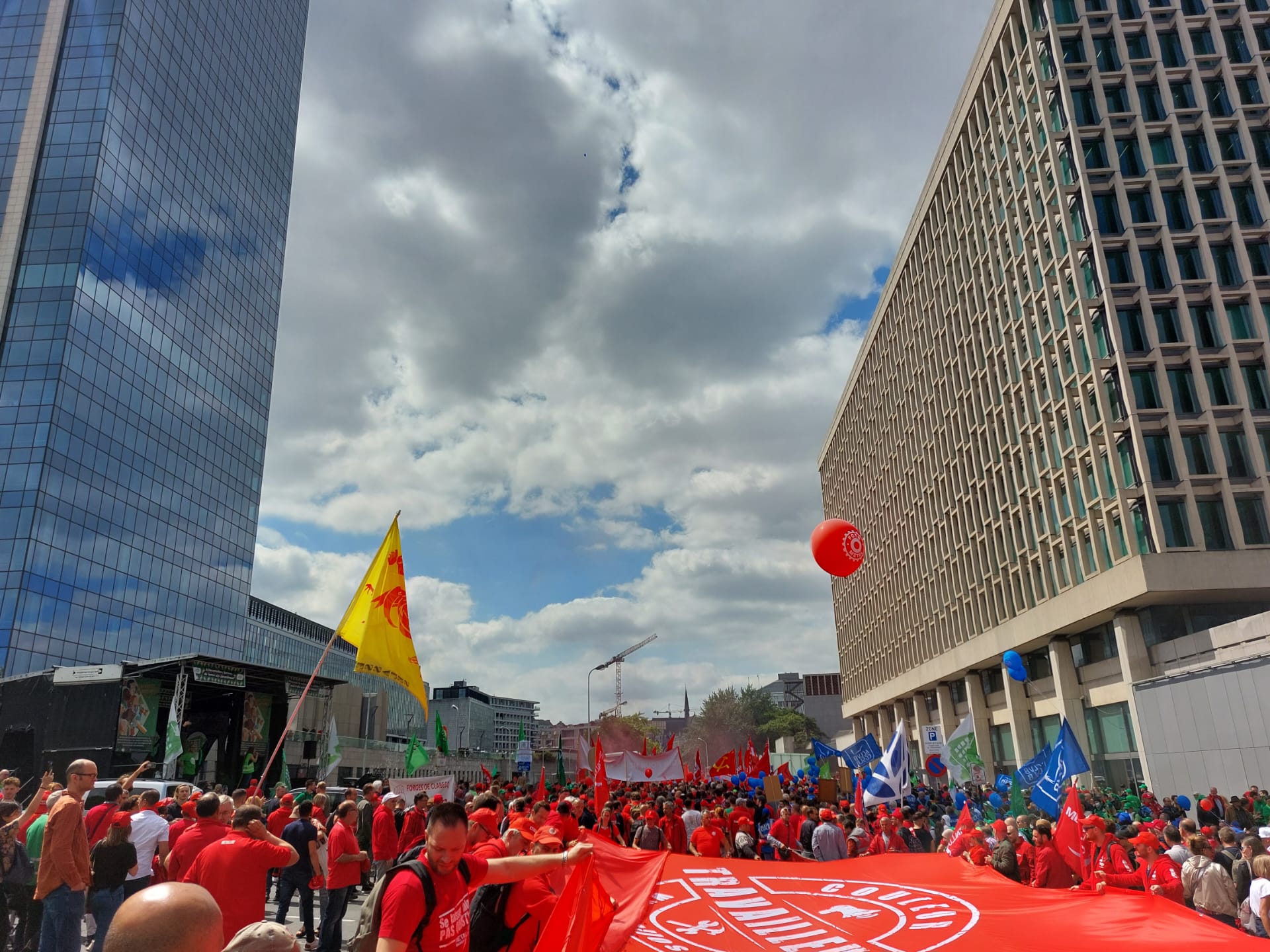 700 000 работници от Брюксел излязоха на протест заради поскъпването на живота