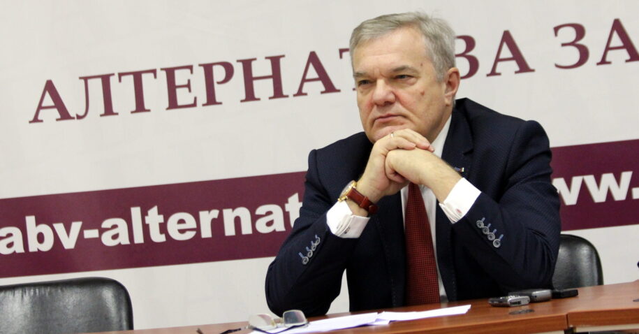 Румен Петков: България продължава да няма газова сигурност дори за следващите два месеца