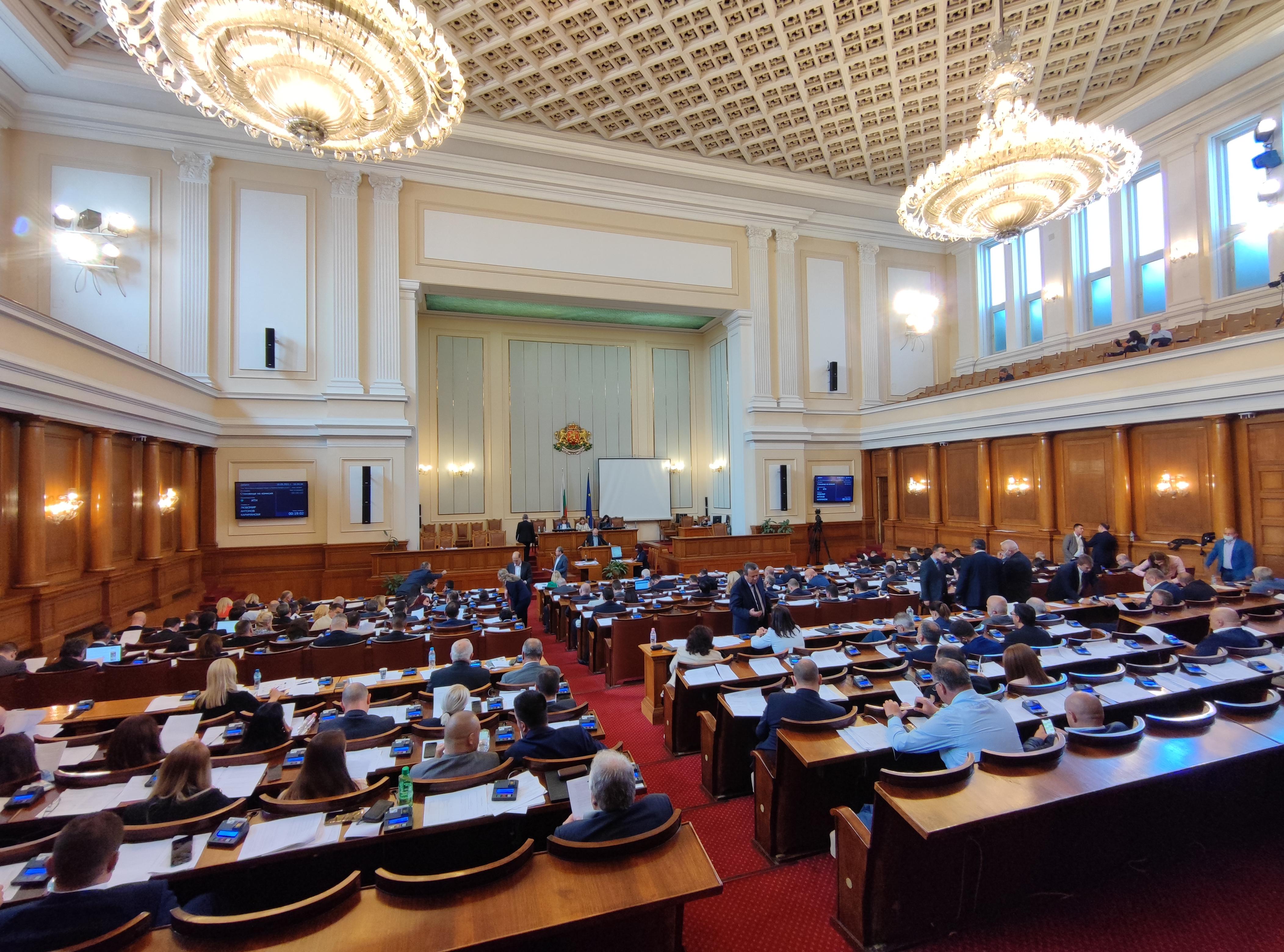 Парламентът разглежда френското предложение за Северна Македония