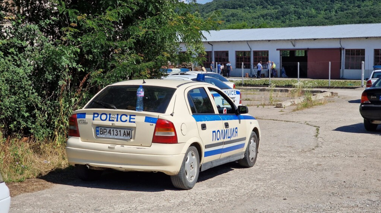 Четирима души пострадаха при масов бой с вили и брадви във Врачанско