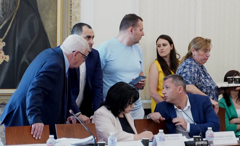 Прекратиха извънредното заседание за актуализацията на бюджета и насрочиха ново