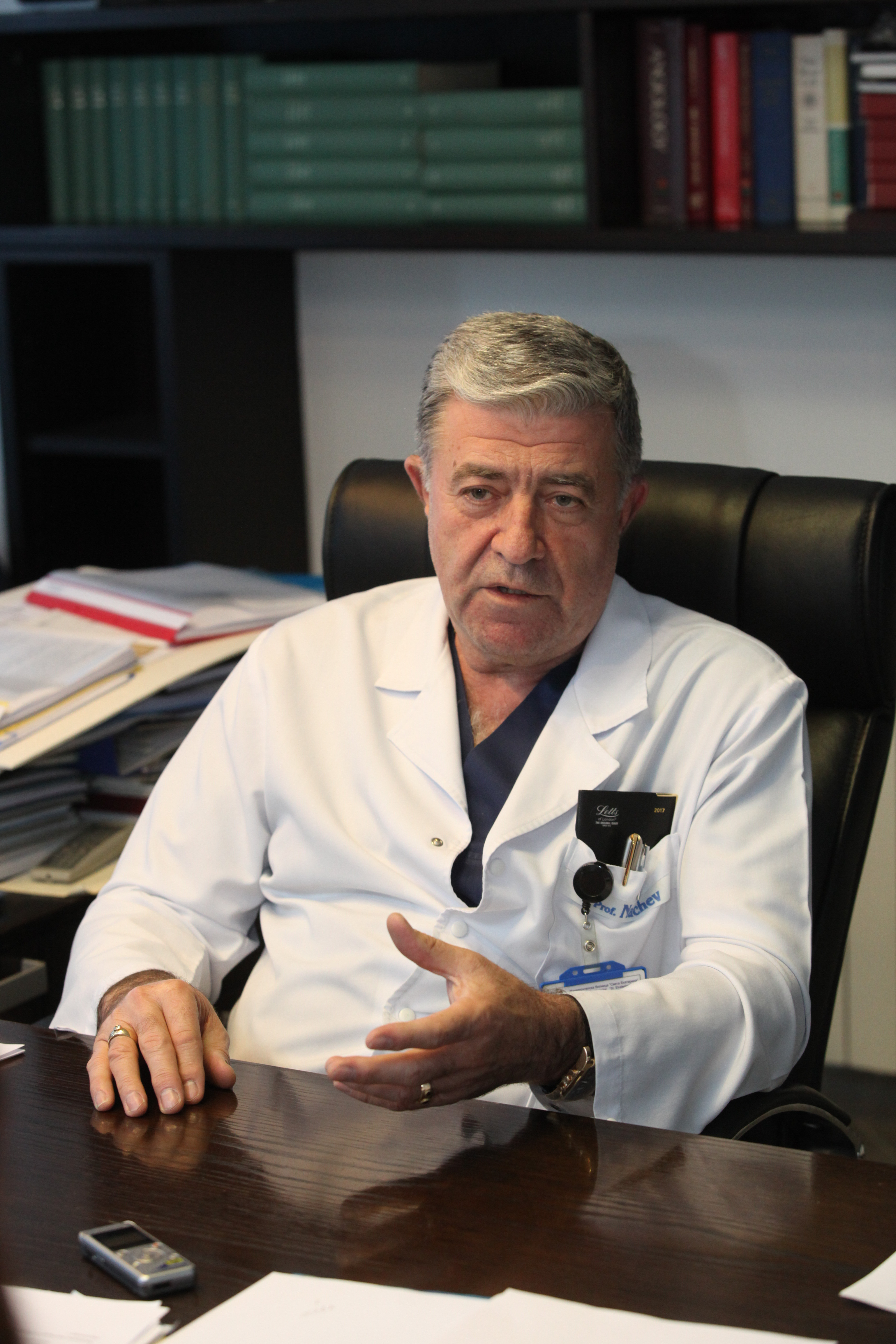 Медици и пациенти срещу истерията на Сербезова