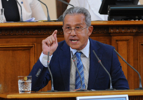 Йордан Цонев: Държавата е изправена пред меко казано дипломатически скандали и пред конституционна криза