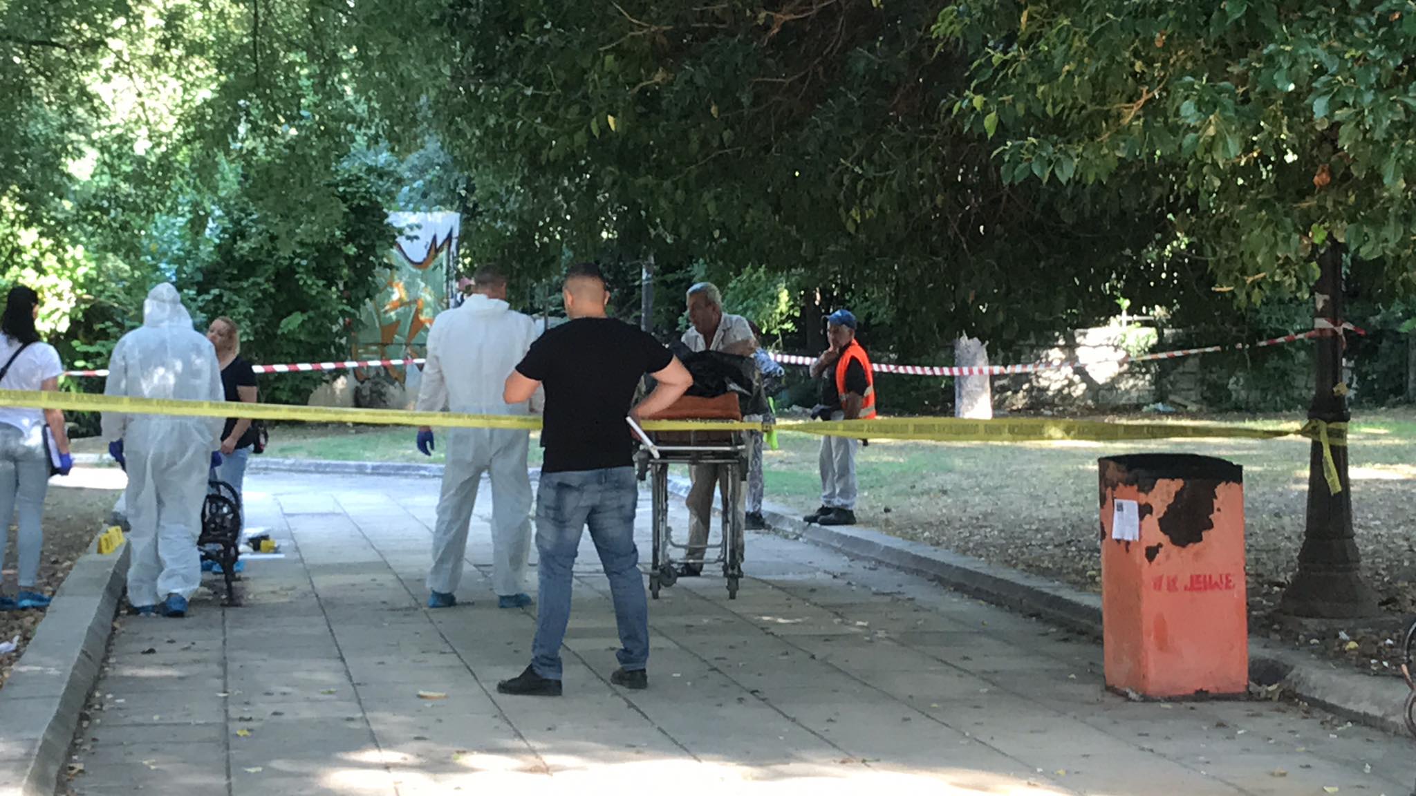 Намереният в центъра на Варна млад мъж е починал от кръвозагуба