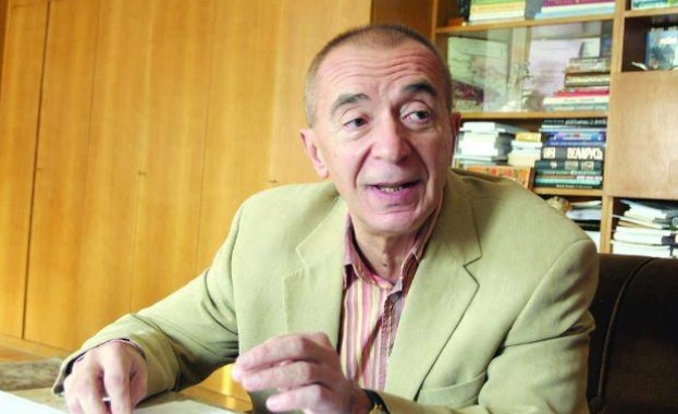 Проф. Захари Захариев: Коалицията, за която в момента се водят преговори, се стъкмява не без помощ отвън