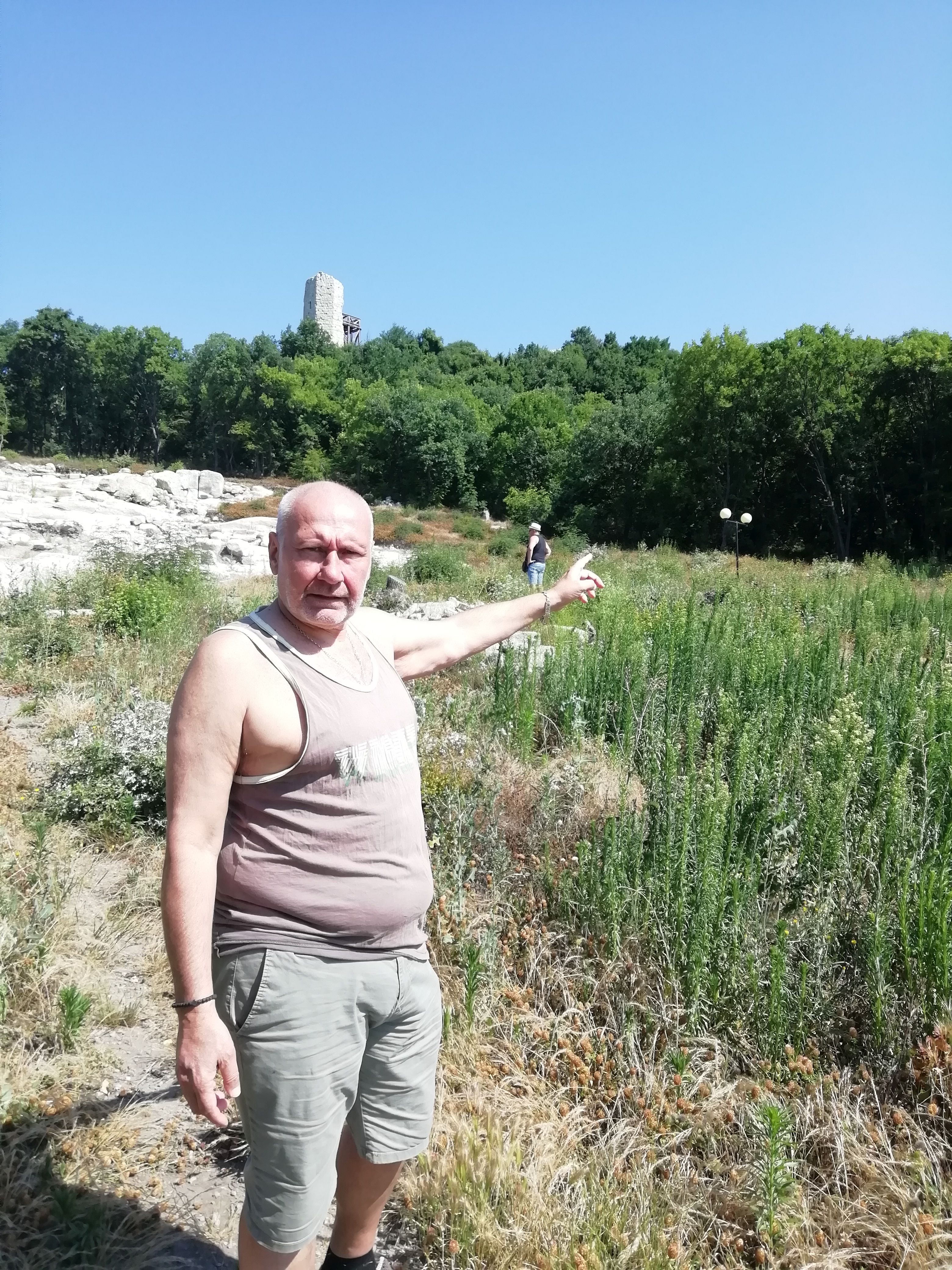 Ветерани търсят ранния храм на Дионис