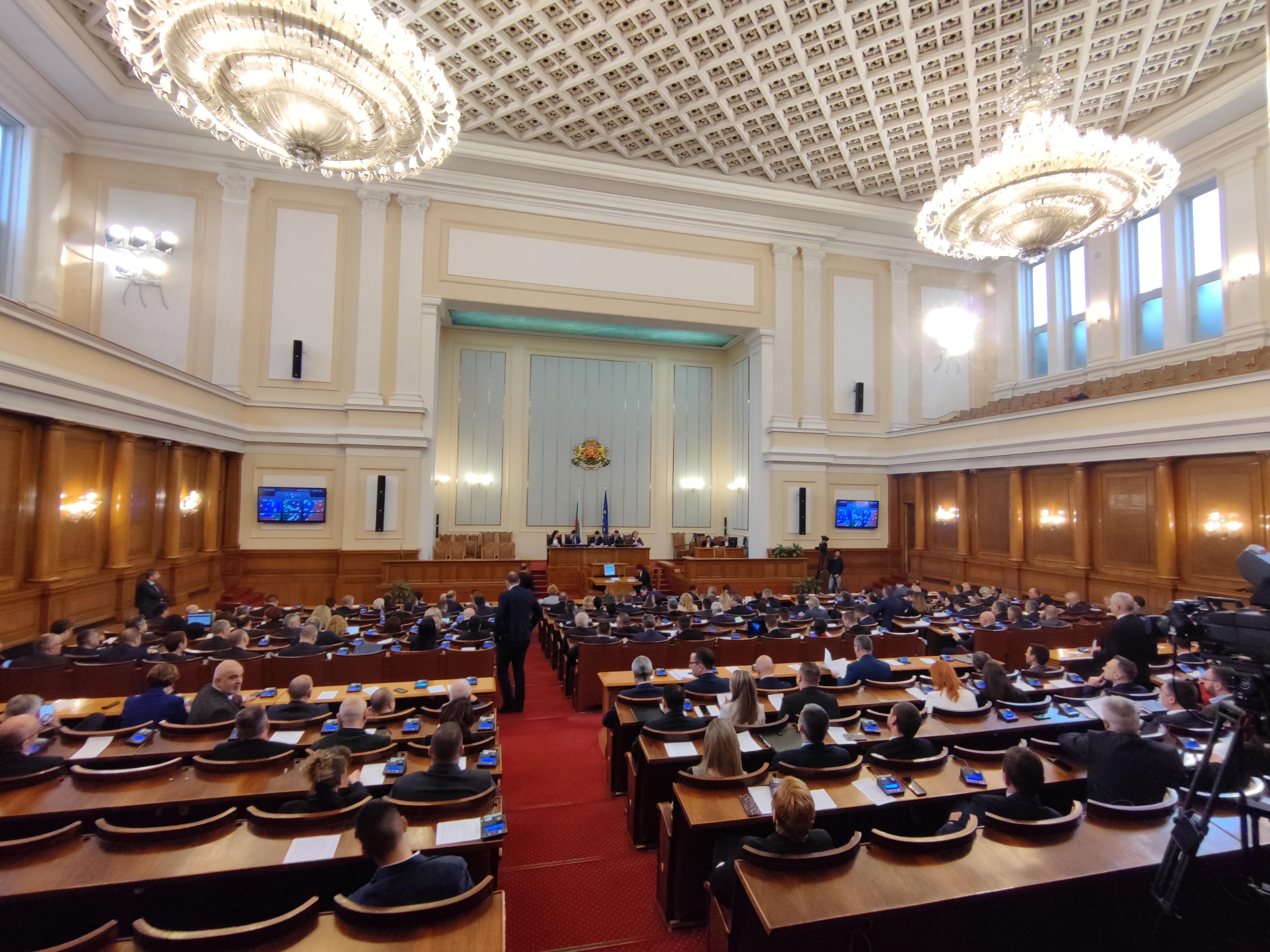 Народното събрание не събра кворум за заседанието си от първия опит