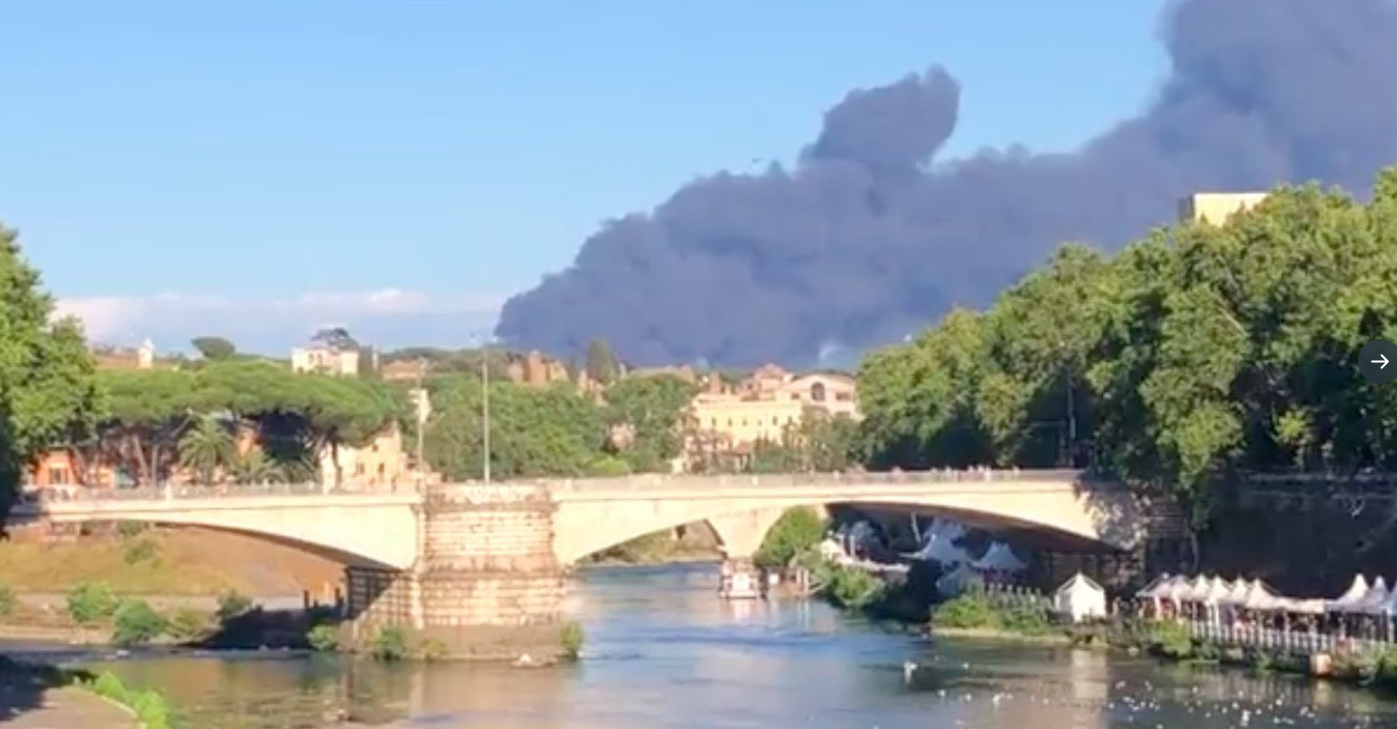 Поредица от пожари в Рим, властите подозират умишлен палеж