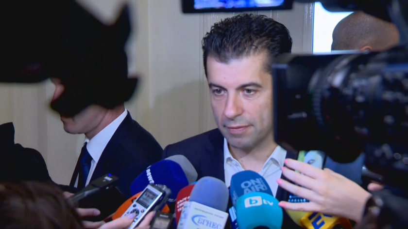 Кирил Петков: Ще направим всичко възможно България да не влезе в политическия риск
