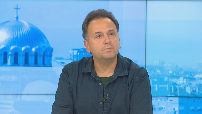 Проф. Доброслав Кюркчиев, имунолог: Най-разумно е хората да се ваксинират на всеки шест месеца