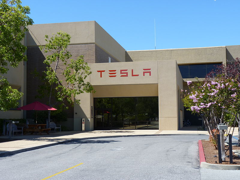 Tesla разпродаде 75% от притежанията си на биткойни
