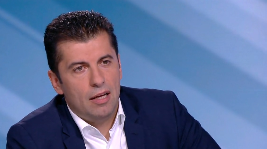 Кирил Петков с бясна скорост на "Тракия", кортежът му заседна в тапа