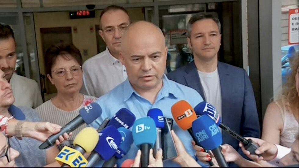 От БСП ще задържат мандата до петък