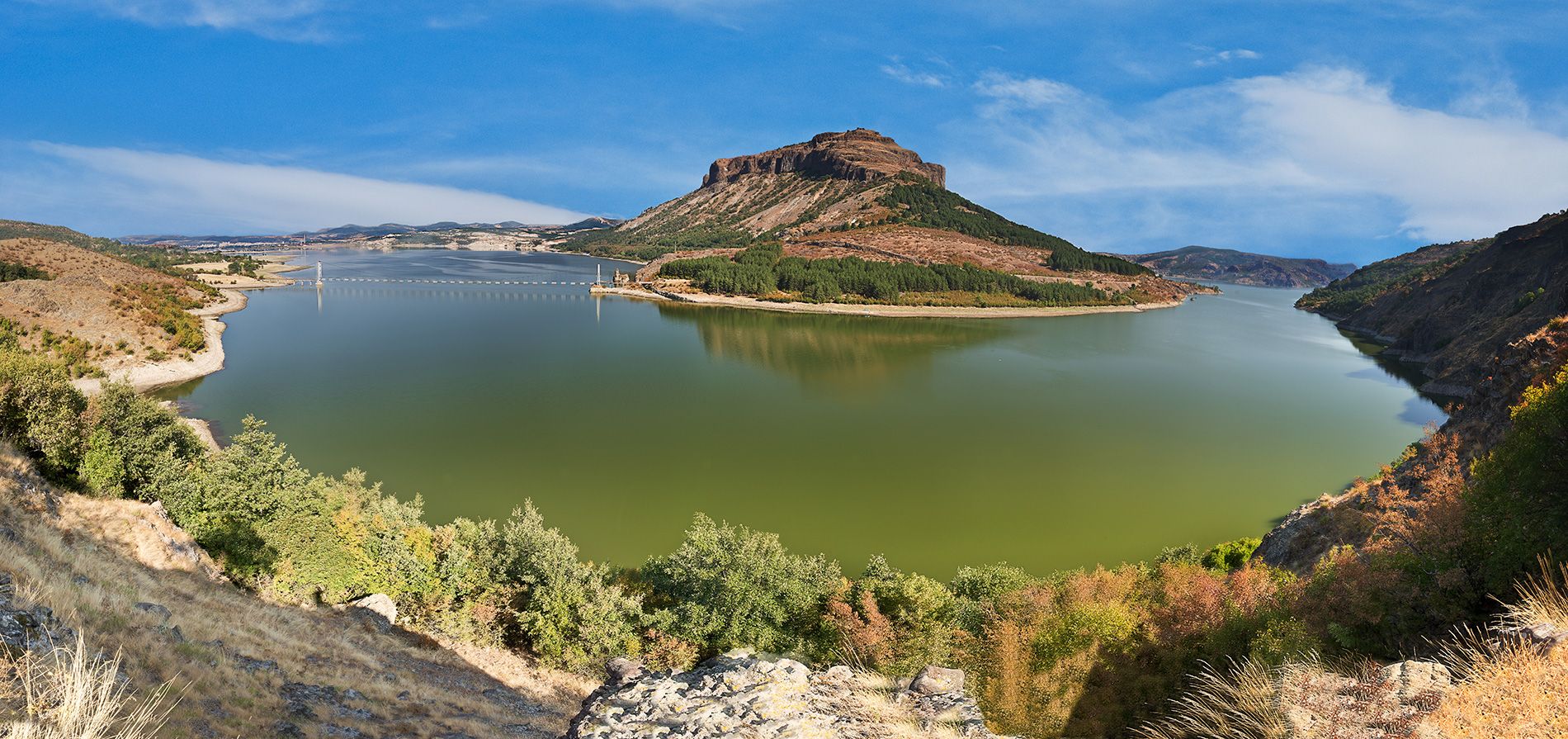 Бизнесмен и негов служител са задържани за замърсяване на язовир "Студен кладенец"