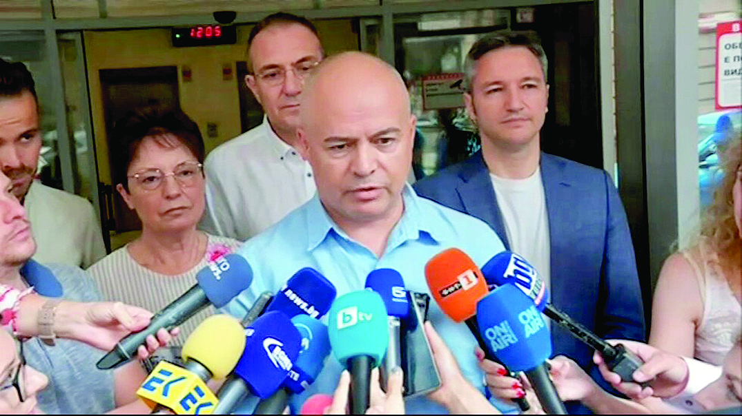 В БСП щели да държат мандата до Бузлуджа