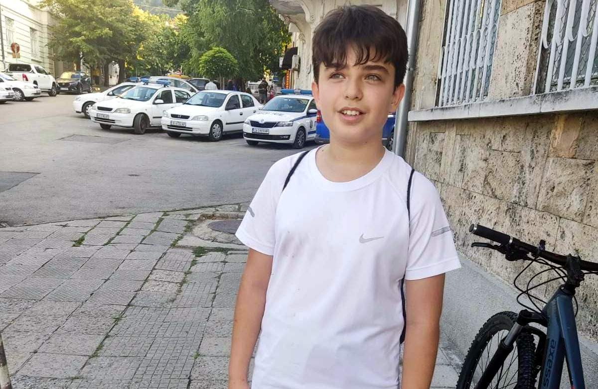 Софиянче намери чужд портфейл в Шумен, зарадва двама