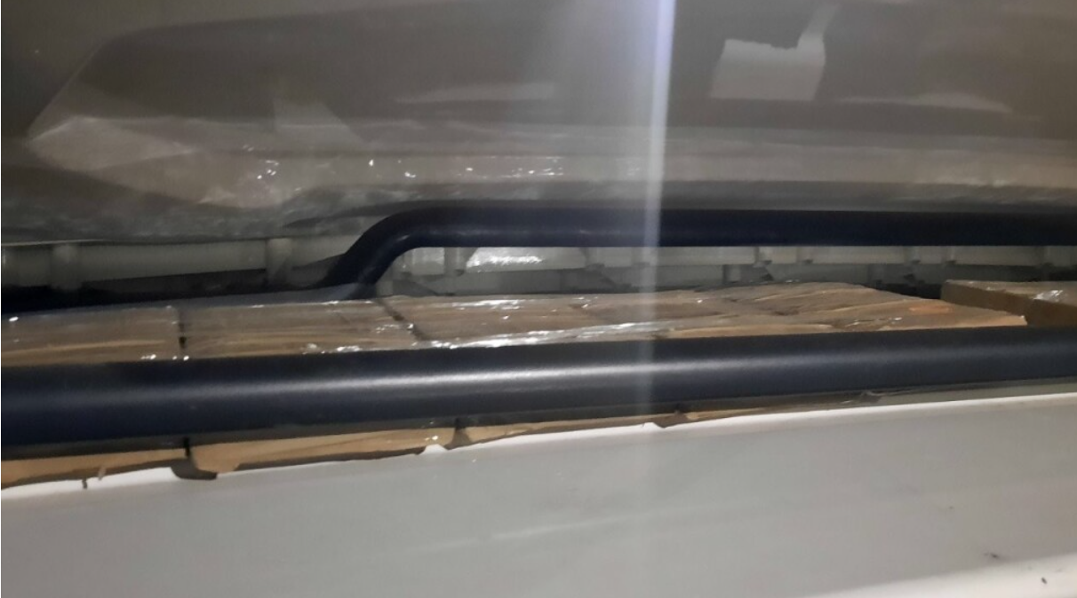 Близо 11 кг кокаин в камион с кучешка храна откриха на Дунав мост 2 (ВИДЕО)