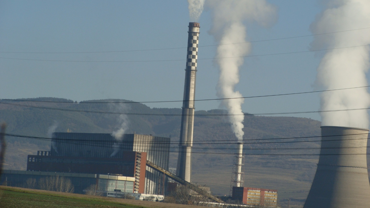 Русия съобщи, че е установила контрол над най-голямата въглищна електроцентрала в Украйна