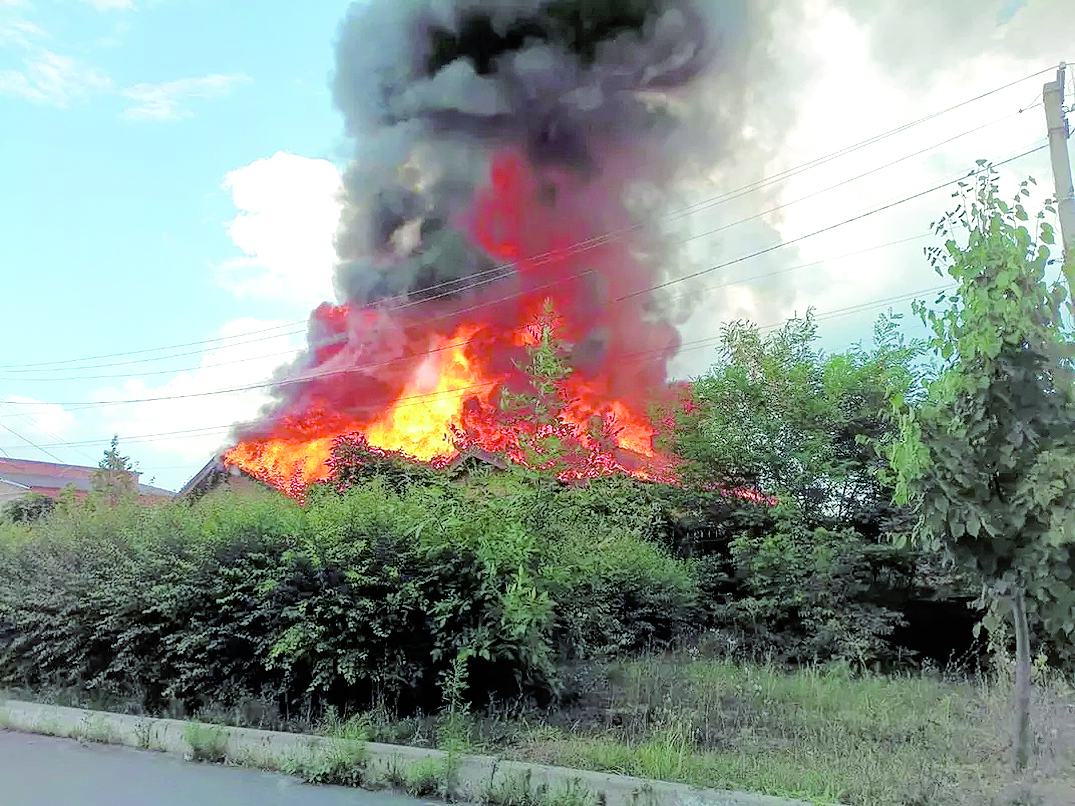 Киев бомбардира украински военнопленници