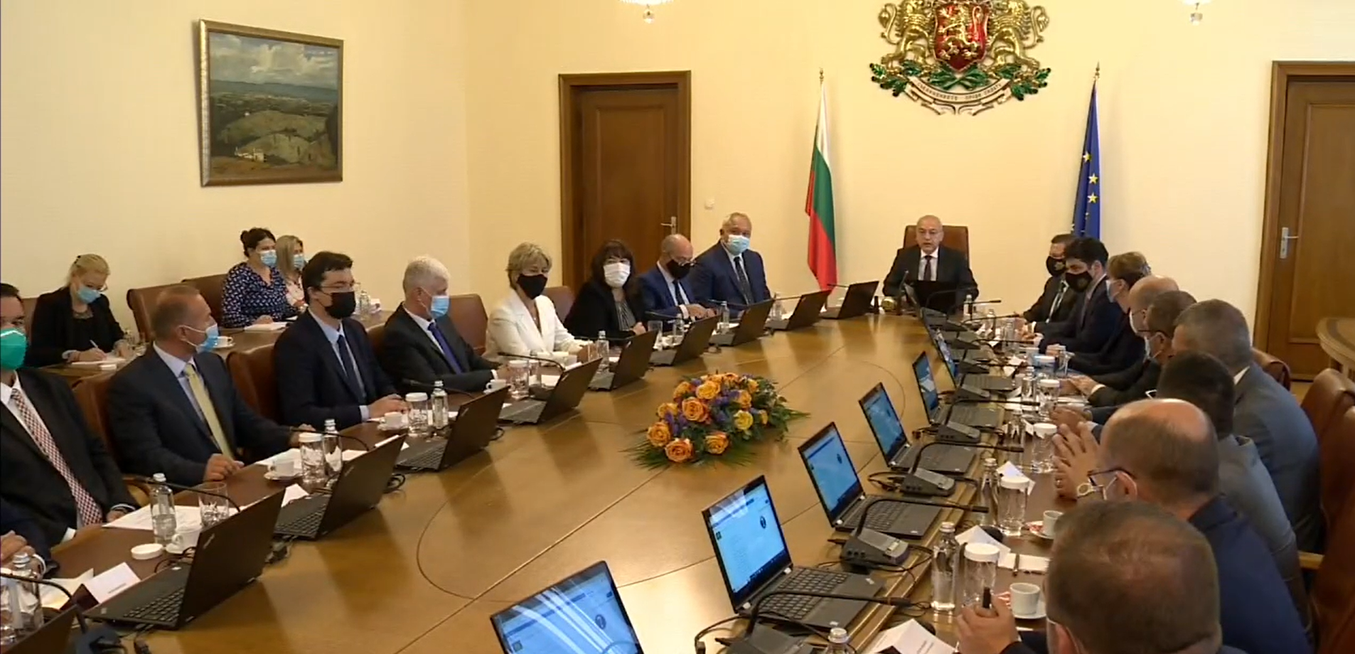 Служебното правителство провежда първото си заседание, ето какво ще решава