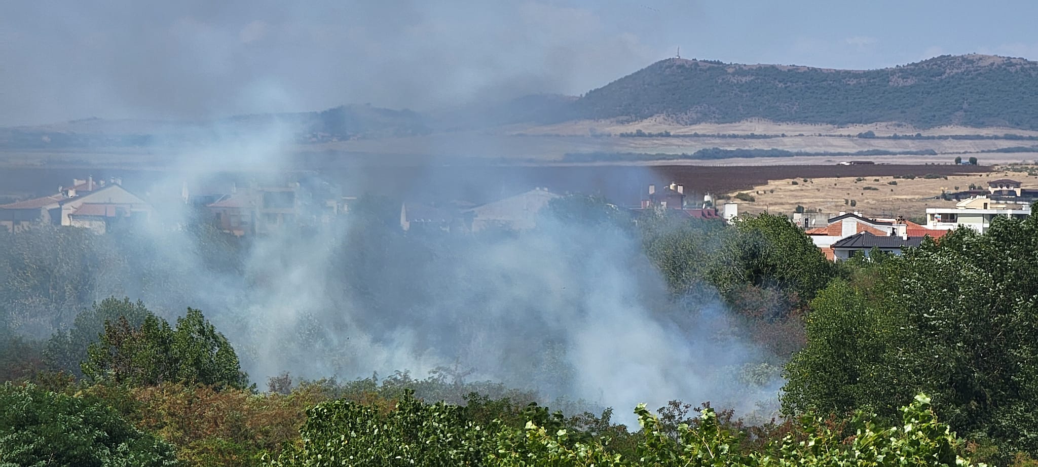 Отново пламнаха дюните край Несебър (СНИМКИ)