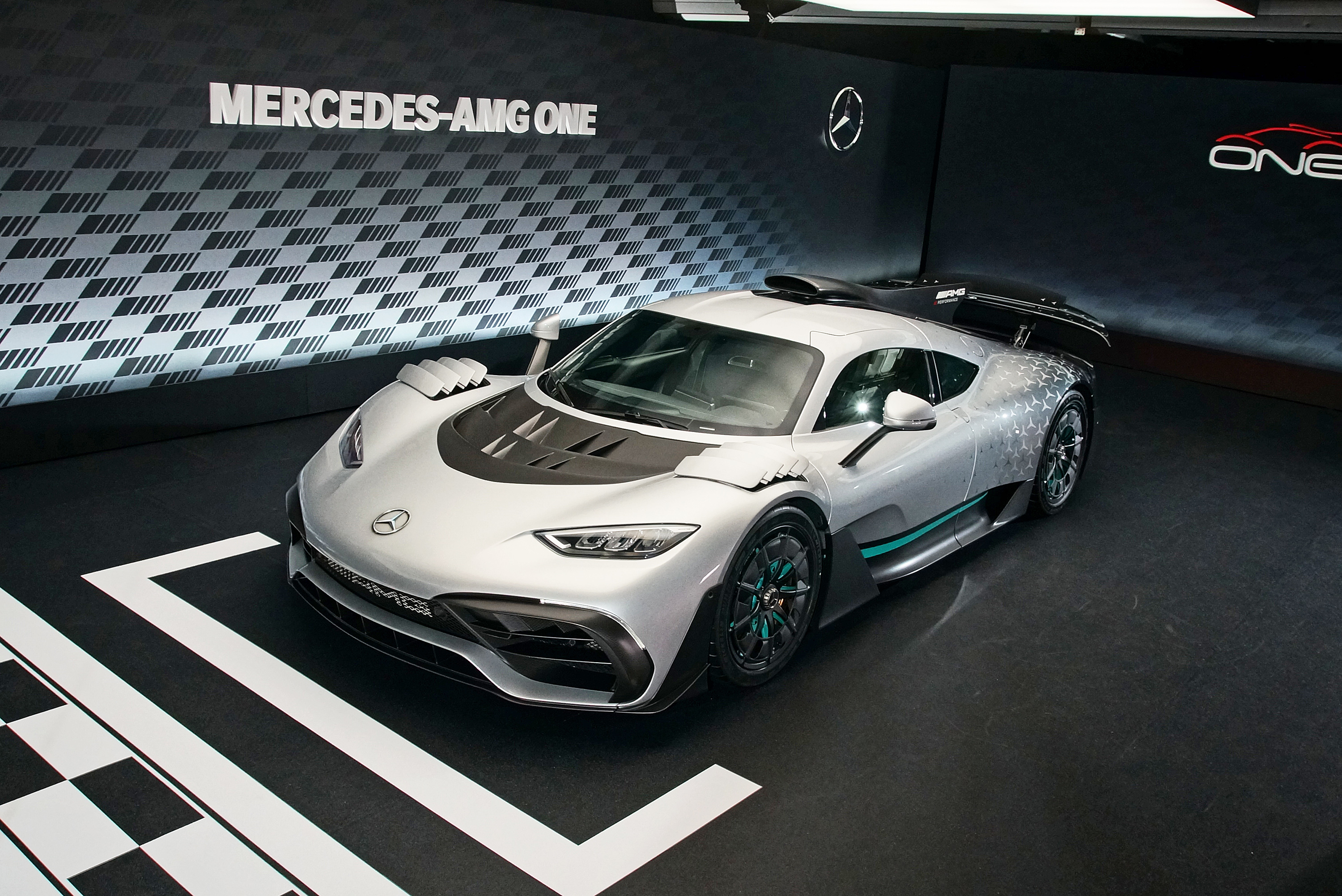 AMG One е все по-близо до пътя