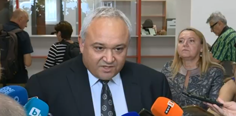 Служебният вътрешен министър: Основната версия за катастрофата с автобуса е човешка грешка
