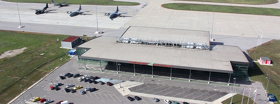 Откриха нелегален мигрант на Летище Пловдив, пътувал до там върху цистерна с гориво