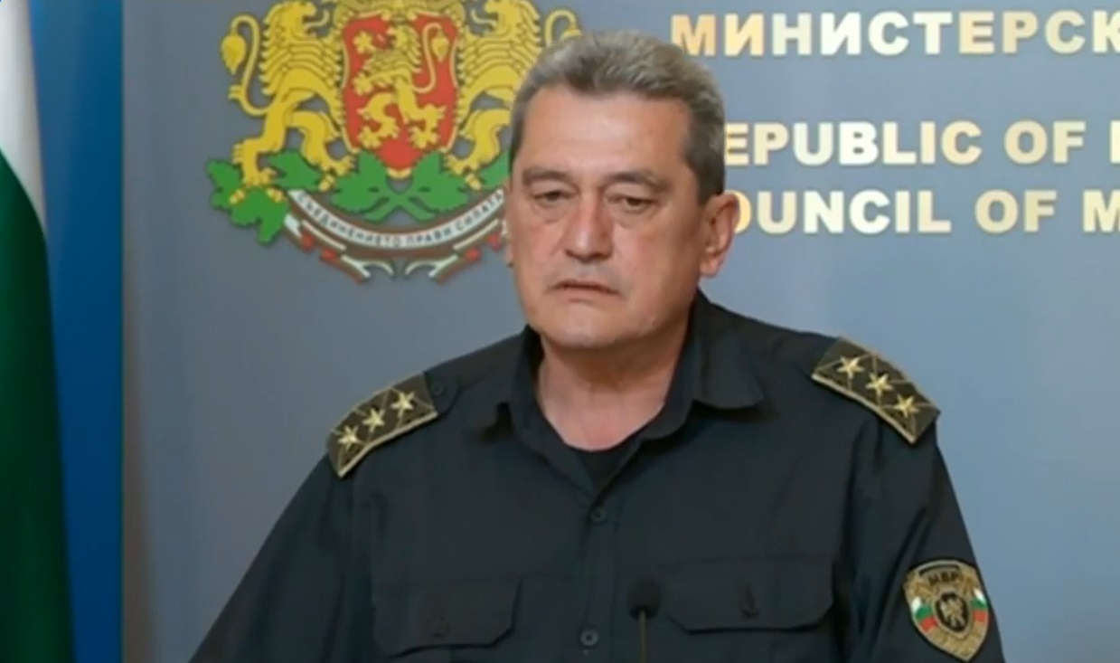 Гл. комисар Николай Николов: 100 хиляди литра питейна вода са осигурени за жителите на Своге
