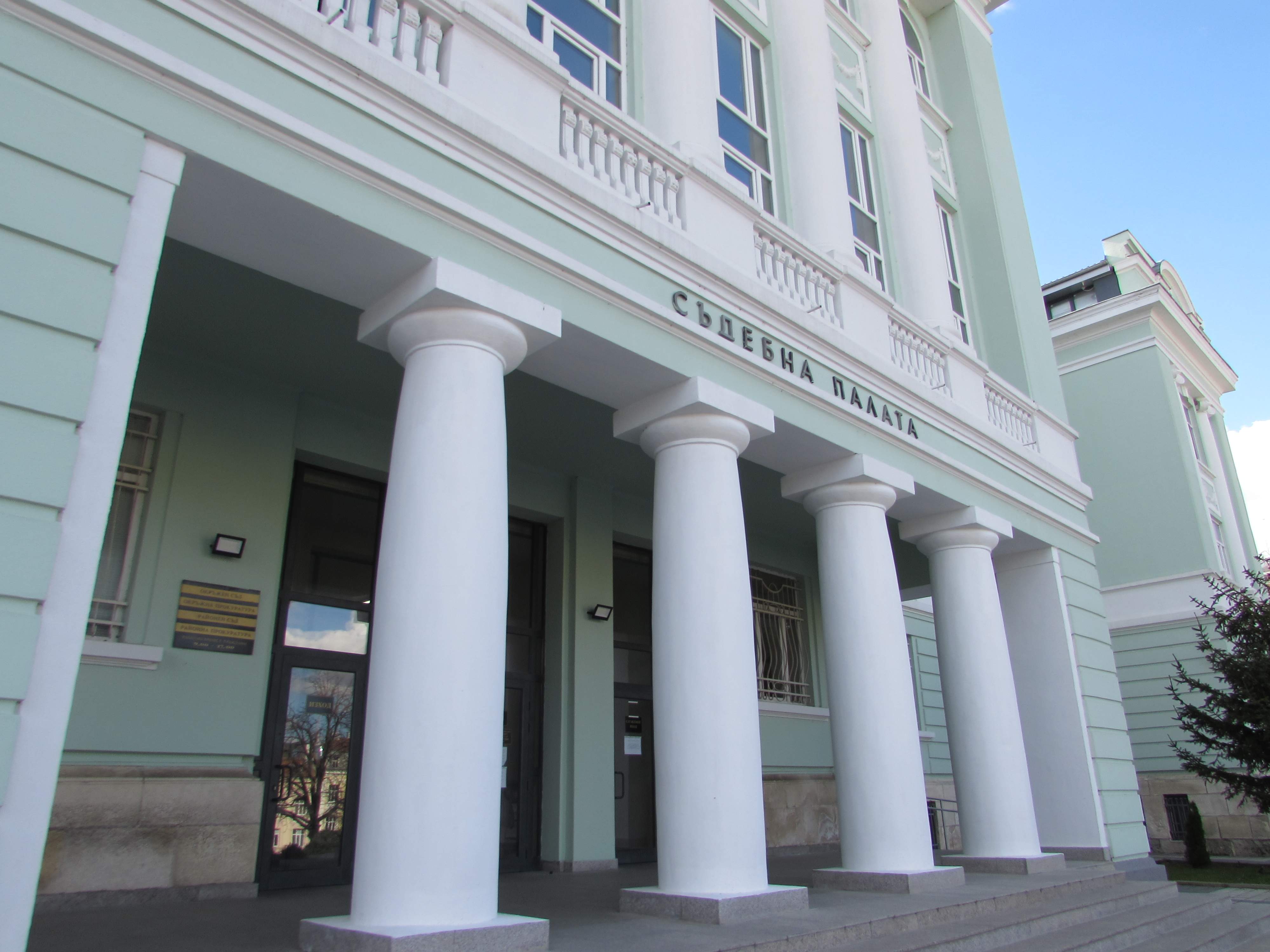 Осъдиха пияна и дрогирана ученичка зад волана