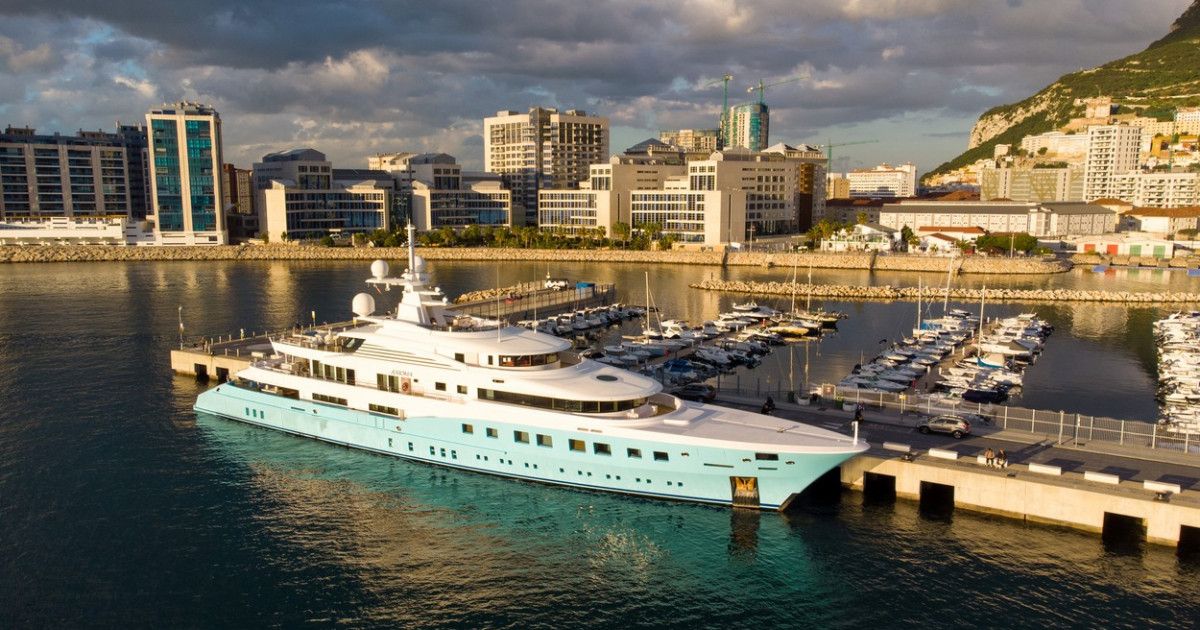 Продадоха конфискувана суперяхта на руски олигарх на търг с 63 оферти