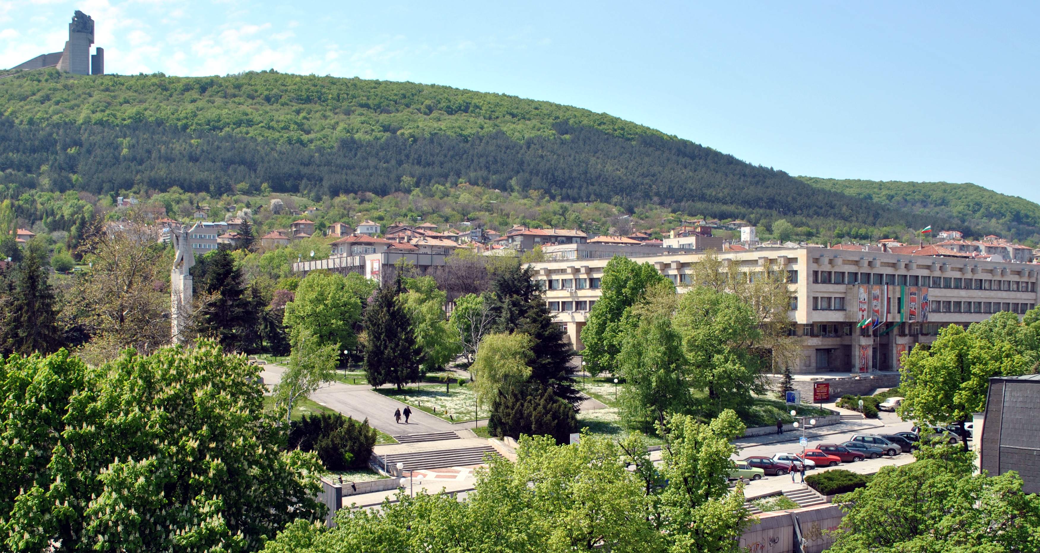 С над 300 лв. изостават заплатите в Шуменско