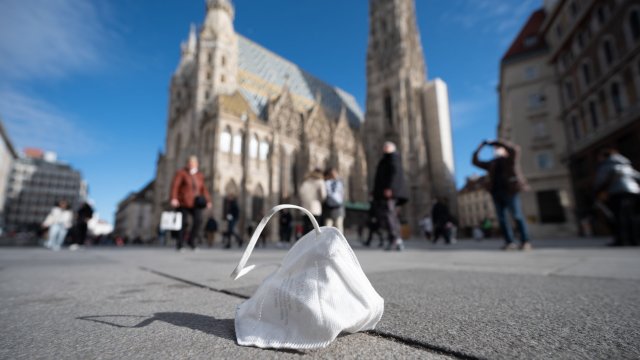 Виена удължава строгите мерки срещу COVID-19