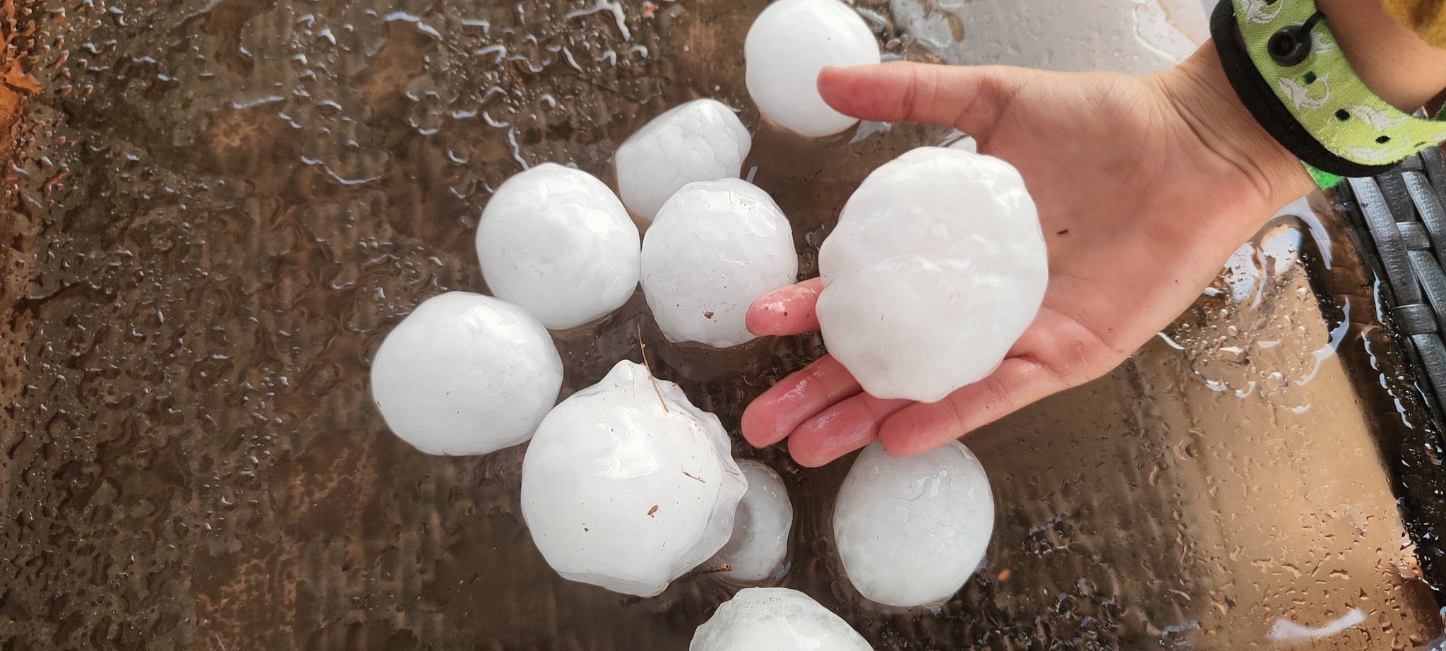 Градушка уби дете на 1 годинка в Испания (ВИДЕО)