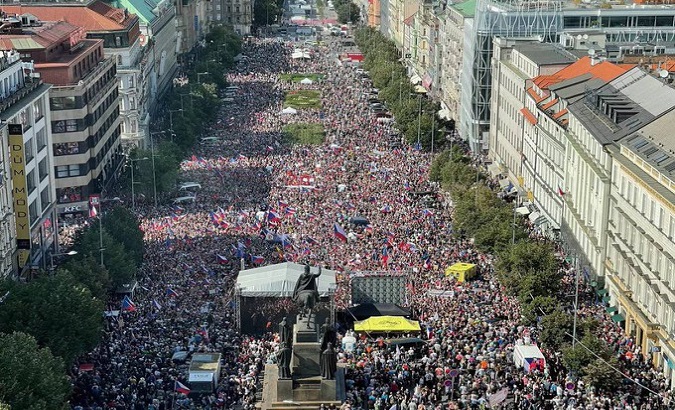 70 000 на антиправителствен протест в Прага заради скъпия газ