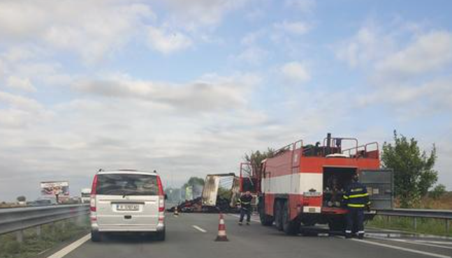 Огромна колона от автомобили се е образувала на АМ „Тракия“ (Видео)