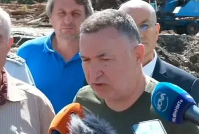 Кметът на Карлово Емил Кабаиванов: След наводненията хората имат подслон, храна и вода
