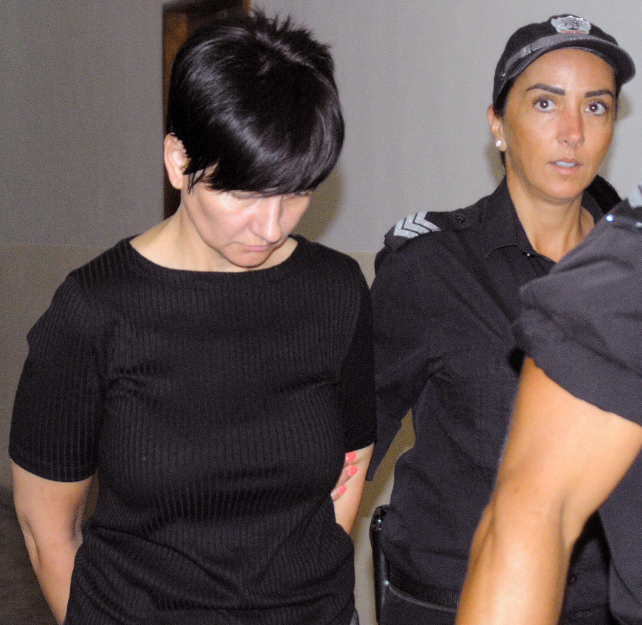 Решетки за украинката, превозвала бежанци