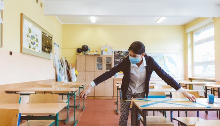 Въвеждат временни противоепидемични мерки в училищата и детските градини