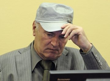 Бившият командир на сръбската армия в Босна и Херцеговина Ратко Младич е в болница в тежко състояние