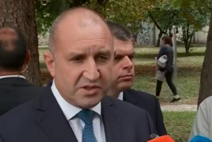 Румен Радев: Докато служебното правителство е на власт, няма да има ограничение на потреблението на ток (Видео)