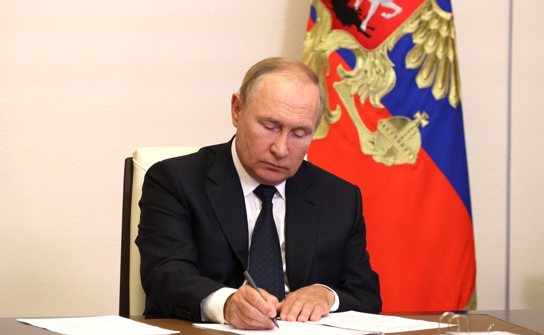 Путин поздрави крал Чарлз III и му пожела "всичко най-добро"