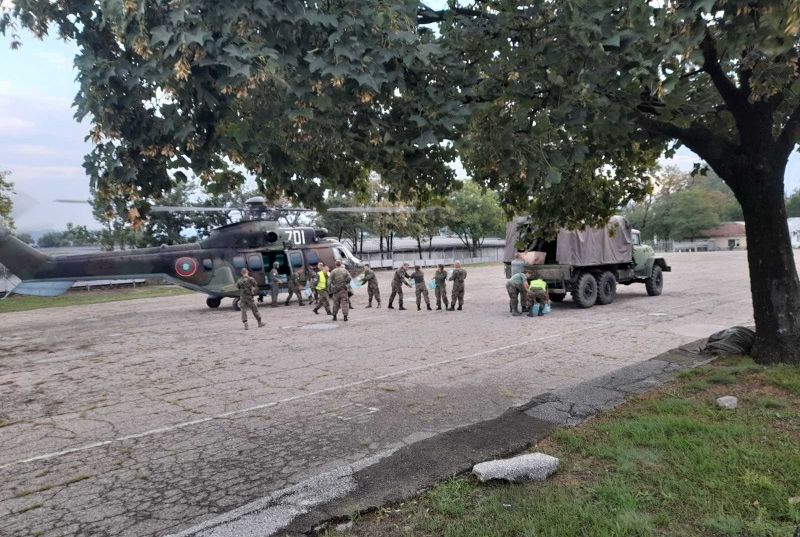 Над 400 военнослужещи се включват в помощ на пострадалите райони в Карловско