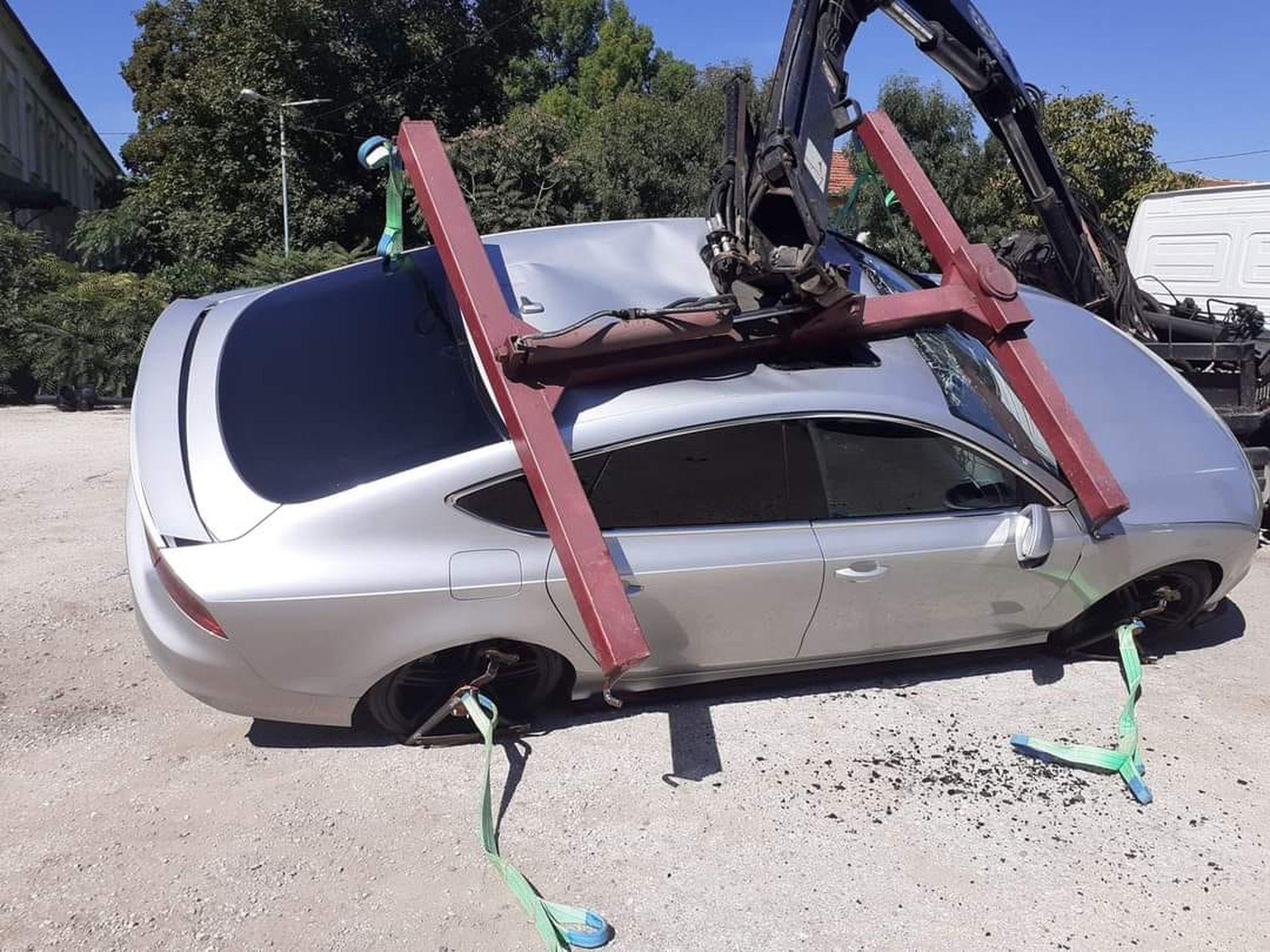 Паяк изпусна и потроши скъп автомобил в Плевен (СНИМКИ)