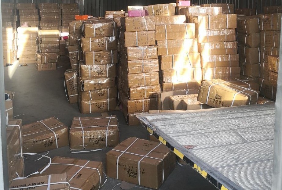 ГДБОП иззе хиляди маратонки менте (СНИМКИ)