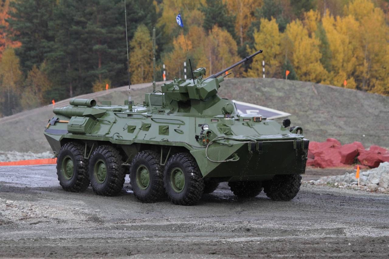 Руското МО показа кадри от бой между БТР-82А  и американски М113 в Украйна (Видео)
