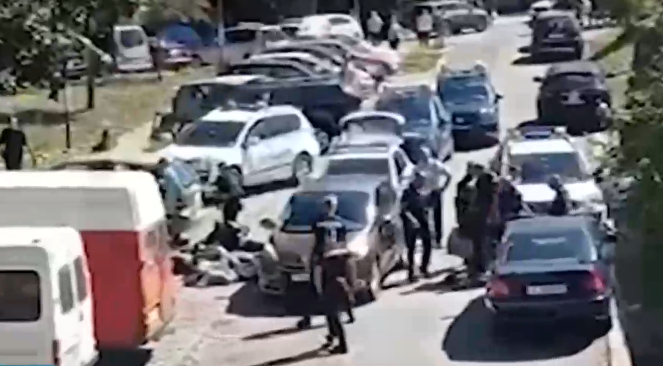 Жандармерия и полиция гониха каналджия и мигранти в Бургас