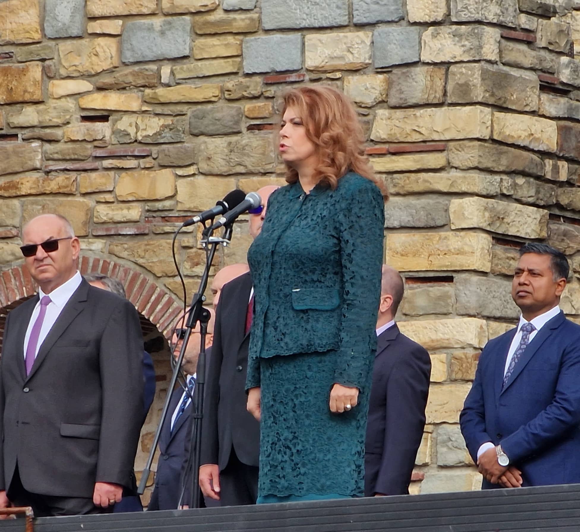 Вицепрезидентът Илияна Йотова:  България трябва да има кураж да инициира срещи за решаване на изострената международна ситуация